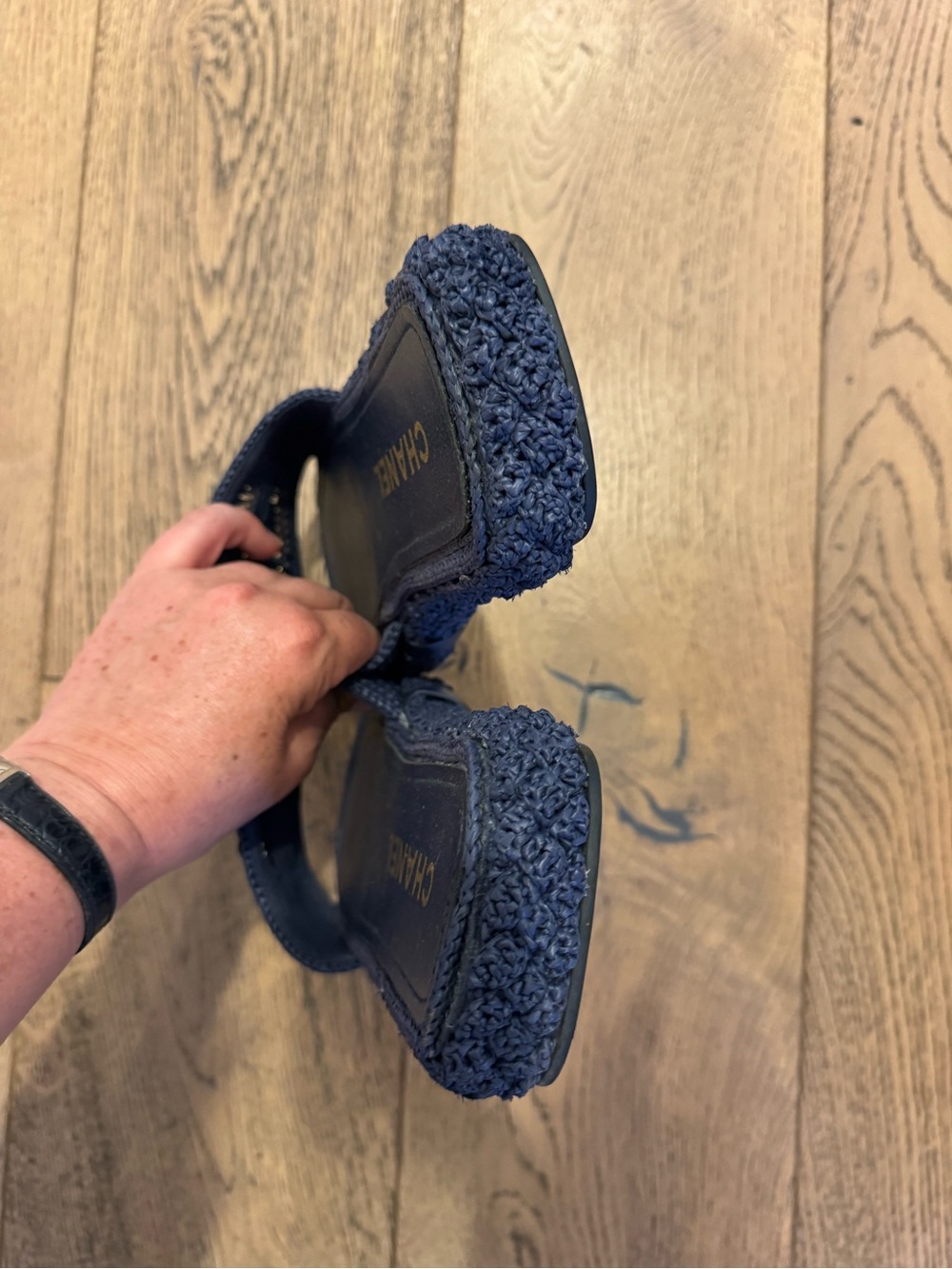 CHANEL Navy Raffia Slide Sandals with Gold CC Embroidery size 10 - Picture 6 of 6